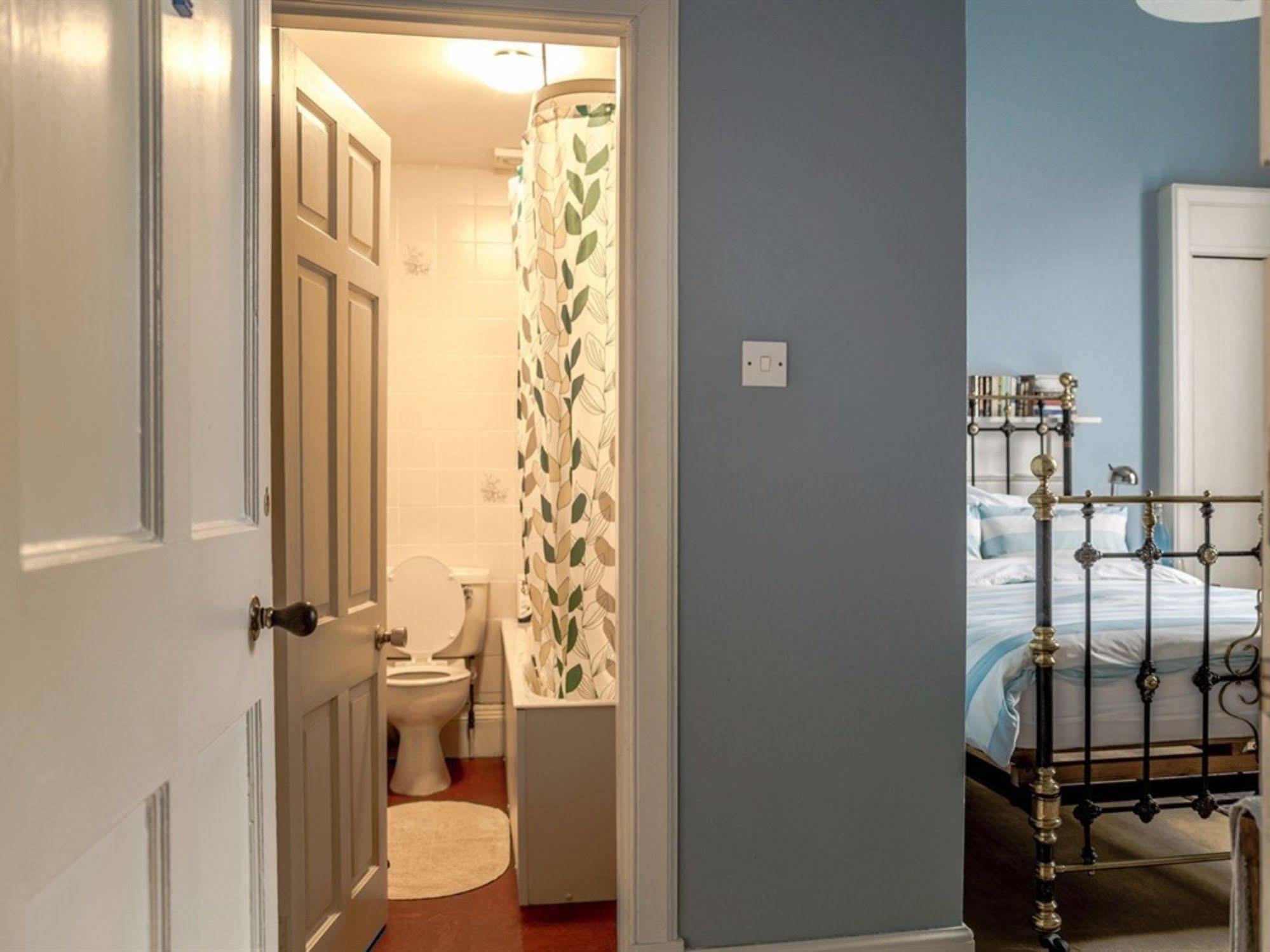 Winter Cherry Bed & Breakfast Edinburgh Bagian luar foto