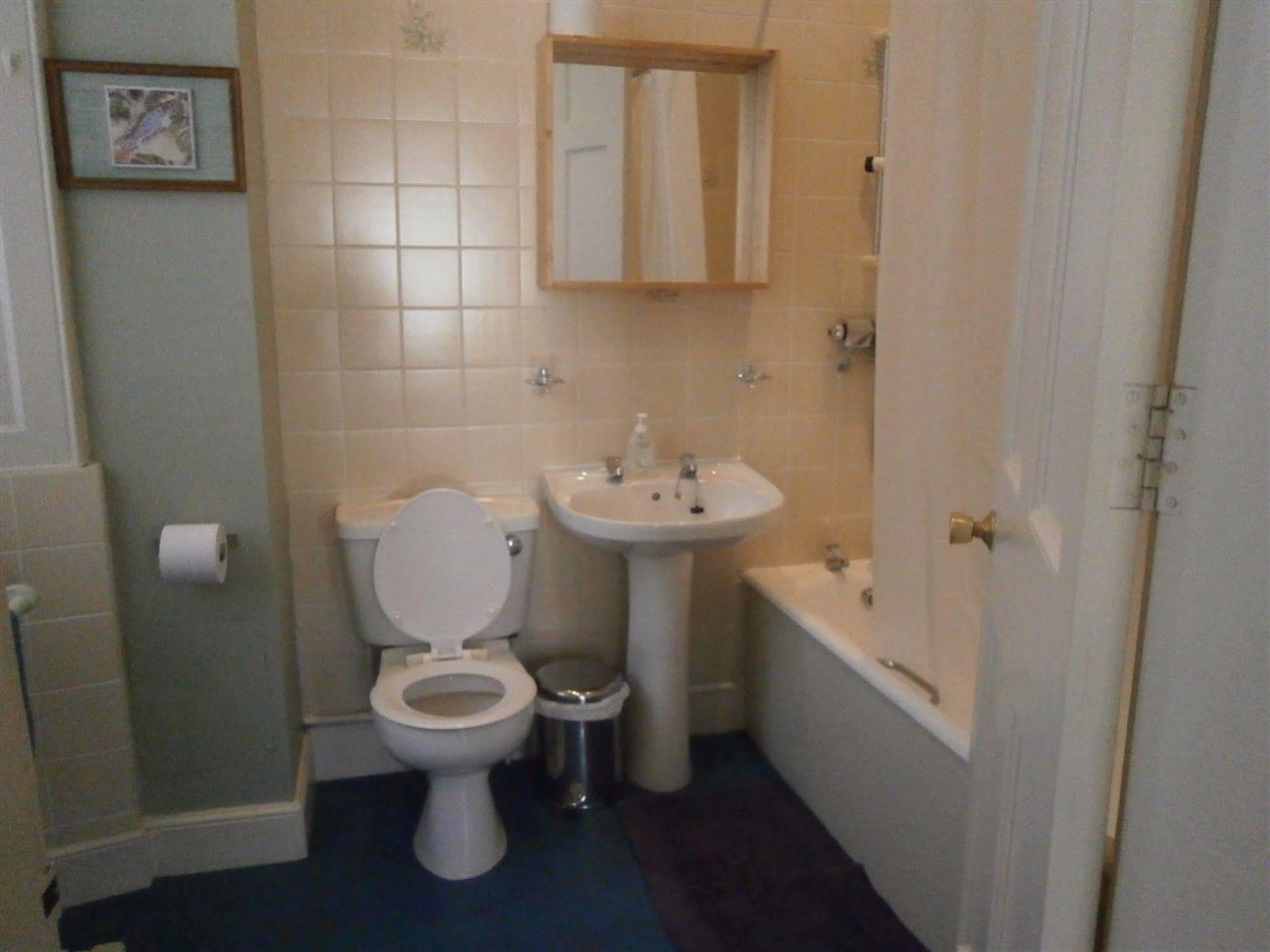 Winter Cherry Bed & Breakfast Edinburgh Bagian luar foto